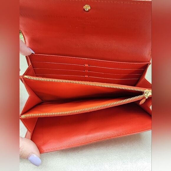 Authentic Louis Vuitton Vernis Sarah Long Wallet W/ Box And Dust Bag - Picture 7 of 17
